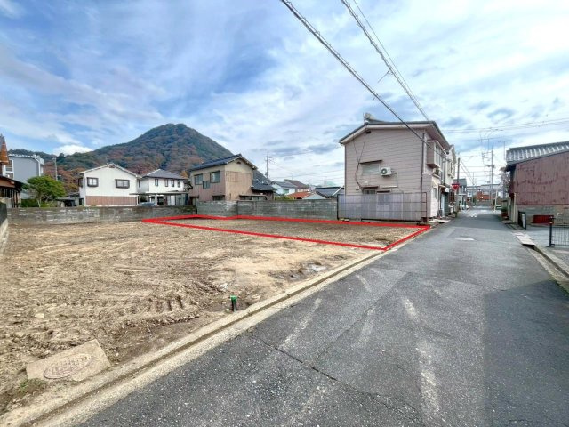 【No.7627】湯所町2丁目/67.49坪/並列駐車3台可能！の外観|久松小学校区の土地をお探しの方におススメの67.49坪！建築条件なし土地♪