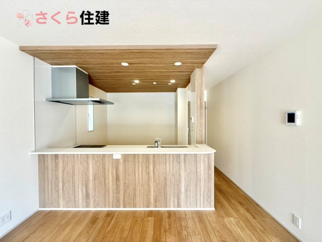 ブルーミングガーデン住吉町　2号棟の内観：施工例|同社施工物件の写真です。IHクッキングヒーターで調理もお掃除も楽々です♪