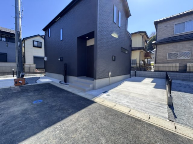 松戸市新作新築戸建【上本郷小学校：9分】の駐車場|4号棟駐車スペース・2台駐車可