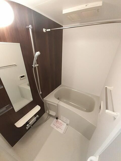 フェリシアス竜泉の浴室