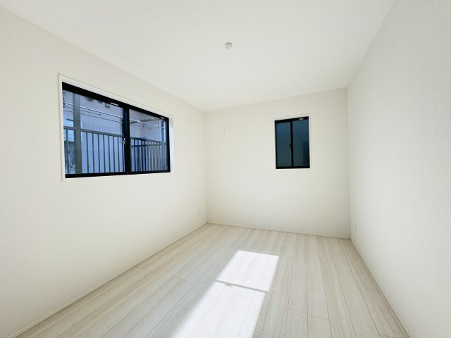 松戸市新作新築戸建【上本郷小学校：9分】の子供部屋|6帖洋室