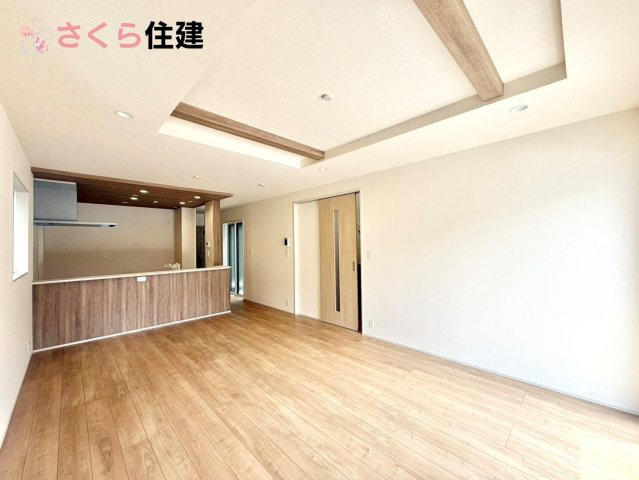 ブルーミングガーデン住吉町　3号棟の内観：施工例|同社施工物件の写真です。オシャレな玄関は収納もたっぷり! 靴がたくさんあっても安心です。