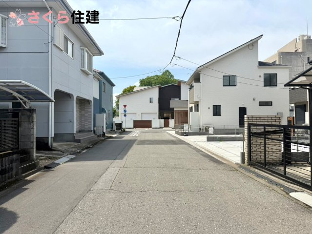 ブルーミングガーデン住吉町　3号棟の前面道路含む現地写真|前面道路南側6ｍ