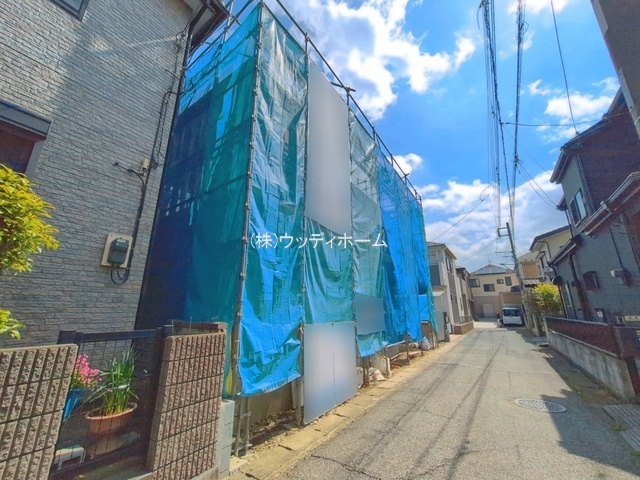 春日部市大枝　新築一戸建ての前面道路含む現地写真