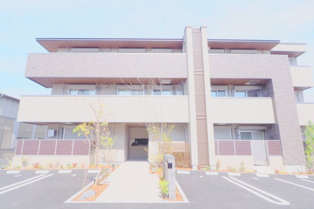 Ｂａｌｌｏｏｎｆｌｏｗｅｒ　Ｅａｓｔ