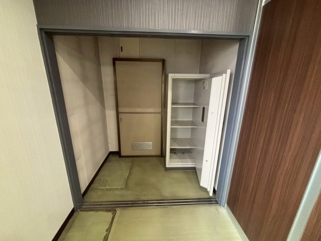 欠町字広見西通貸店舗・事務所の内装