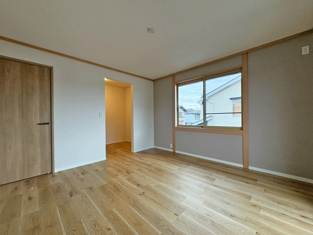 【デザインリフォーム住宅】泉区寺岡6丁目の洋室