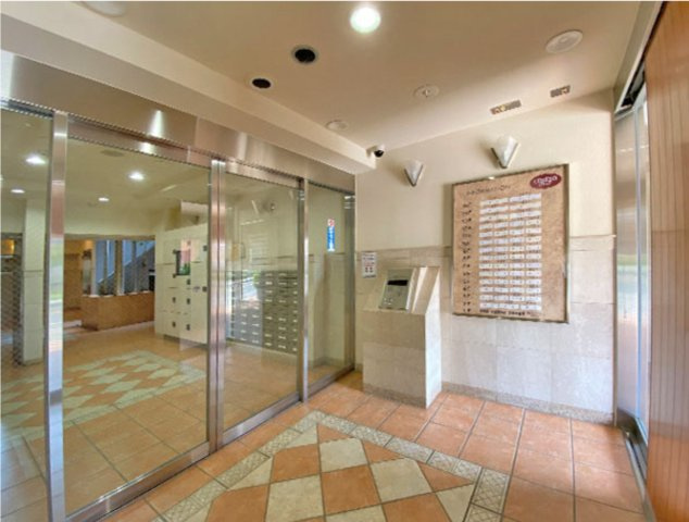 大阪市北区　オーナーチェンジマンション「南森町駅徒歩8分」「5路線アクセス」「北区アドレス」のエントランス