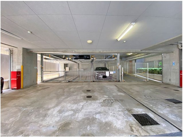 大阪市北区　オーナーチェンジマンション「南森町駅徒歩8分」「5路線アクセス」「北区アドレス」の駐車場