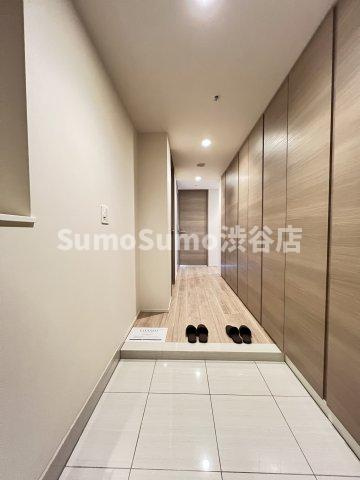 目黒第一マンションズの玄関