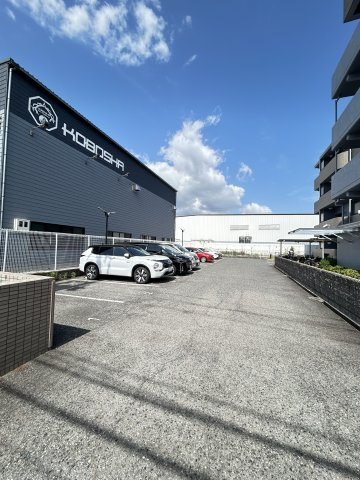 フロレセール南六甲の駐車場
