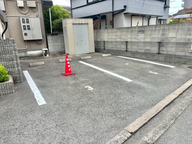 ル・シェル・コートの駐車場