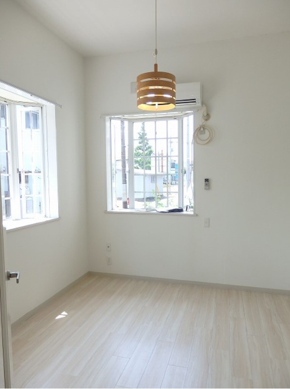 ローズアパートQ52の居間・リビング