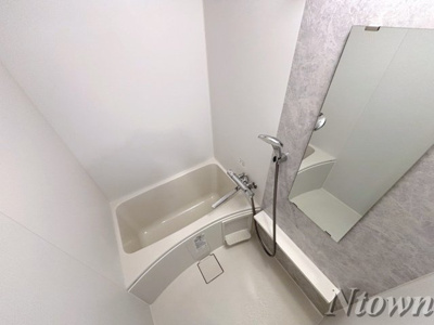 【浴室】 | ディアレイシャス名古屋太閤通Ⅳ | 落ち着いた空間のお風呂です