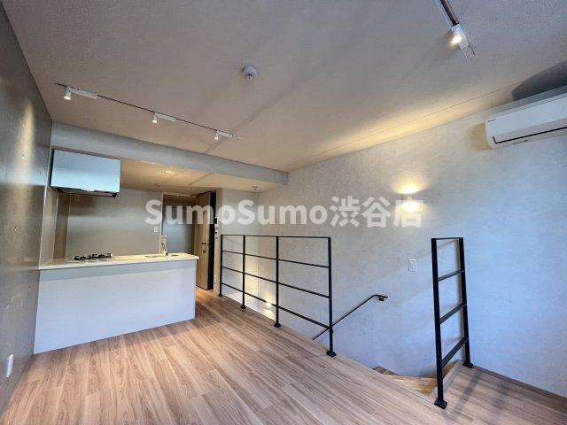 LEGALAND桜新町の居間・リビング