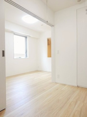 【居間・リビング】 | アーバネックス横濱馬車道 | ※写真は同タイプ住戸です。