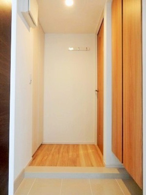 【玄関】 | アーバネックス横濱馬車道 | ※写真は同タイプ住戸です。