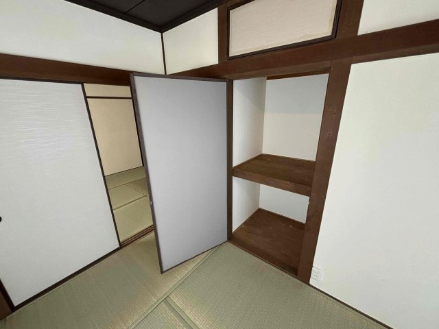 兵庫区小山町3-18戸建の収納