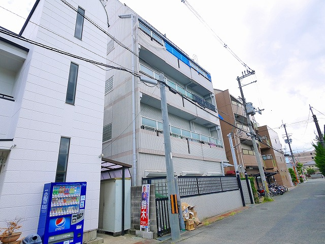 フラッツ郡山の外観
