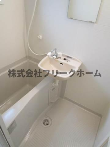 小金井市中町２丁目のアパートの浴室