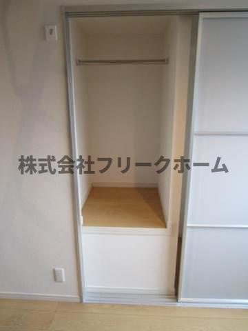 小金井市中町２丁目のアパートの収納