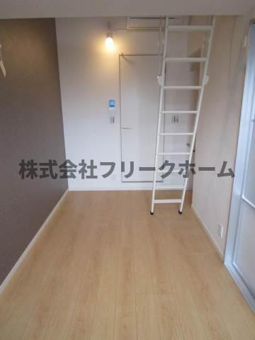 小金井市中町２丁目のアパートの寝室