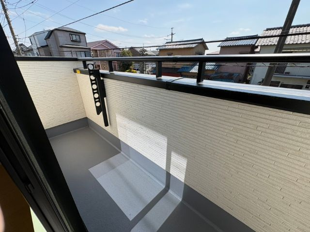 東武東上線「鶴瀬」駅徒歩11分／A号棟/LDK16.87畳/3階建/カースペース有のバルコニー