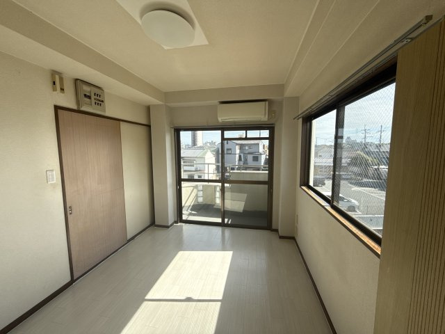 サンライズ伊伝居の子供部屋