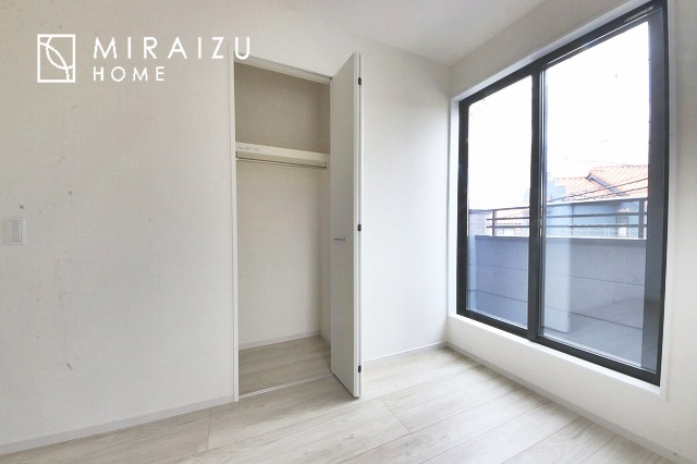 【洋室】 | 建物完成につき、実際のお部屋をごゆっくりご見学いただけます。お休みの日にご家族で見学はいかがでしょう。