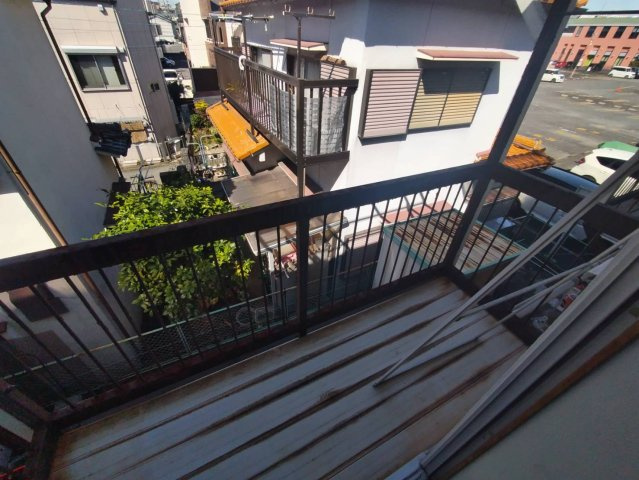 サンロイヤル林下のバルコニー