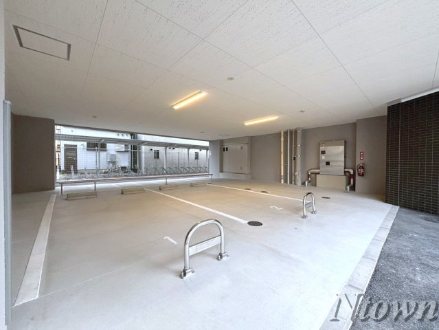 【駐車場】 | ディアレイシャス名古屋太閤通Ⅳ | 駐車場があるので、車を買う予定の方も安心です