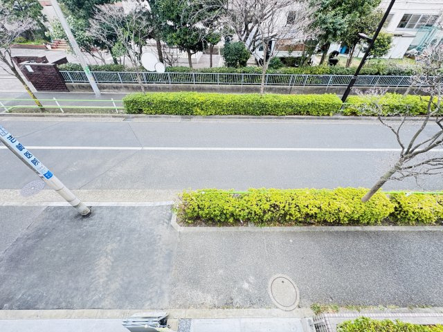 葛飾区柴又３丁目新築戸建【北野小学校：1分】の展望|バルコニーより道路側眺望・南東側道路で日当たり良好♪