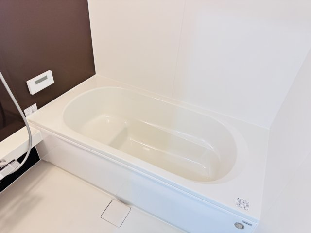 葛飾区柴又３丁目新築戸建【北野小学校：1分】の浴室|足を伸ばせる広々浴槽で毎日リラックス♪
