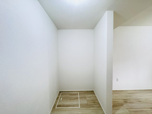 葛飾区柴又３丁目新築戸建【北野小学校：1分】の収納|1F6.6帖寝室・ウォークインクローゼット