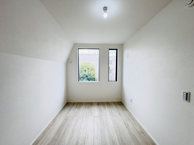 葛飾区柴又３丁目新築戸建【北野小学校：1分】の子供部屋|3F5帖洋室