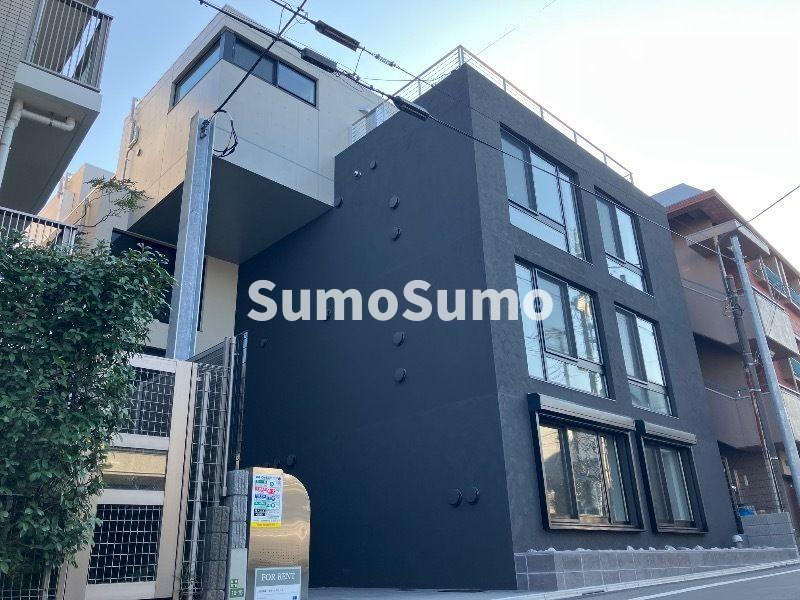 LEGALAND桜新町のエントランス|建物の内部です