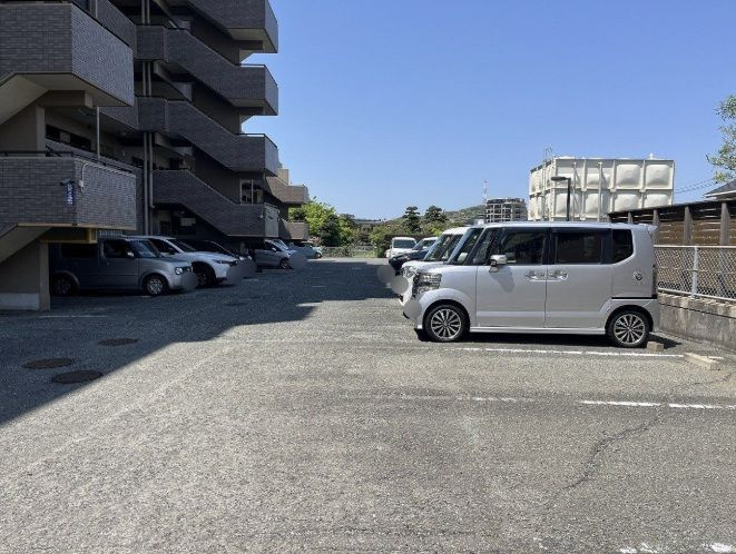 グリーンハイツ野間大池の駐車場