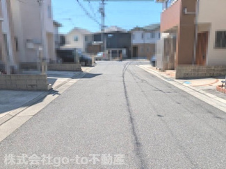 【前面道路含む現地写真】