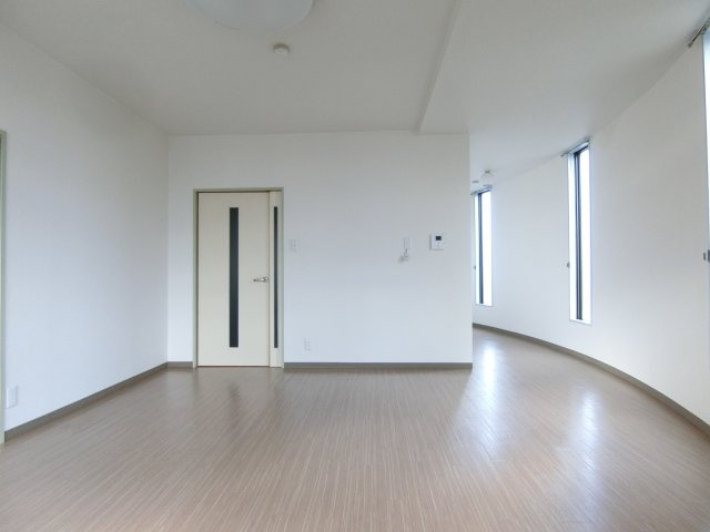 ウイングビュー鮎川の居間・リビング