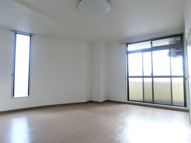 ウイングビュー鮎川の寝室