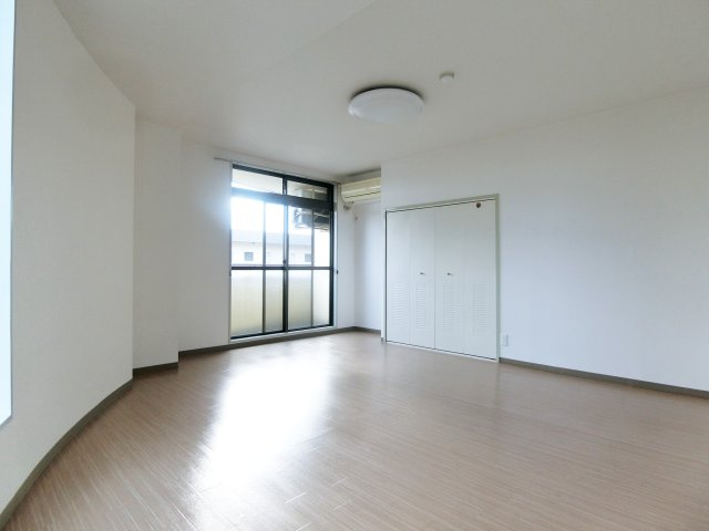 ウイングビュー鮎川の居間・リビング