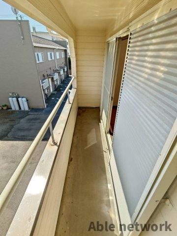 オオハシハイツＡ棟のバルコニー|洗濯物も濡れないですね