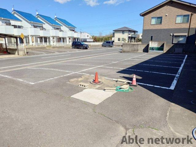 オオハシハイツＡ棟の駐車場|３台可能です