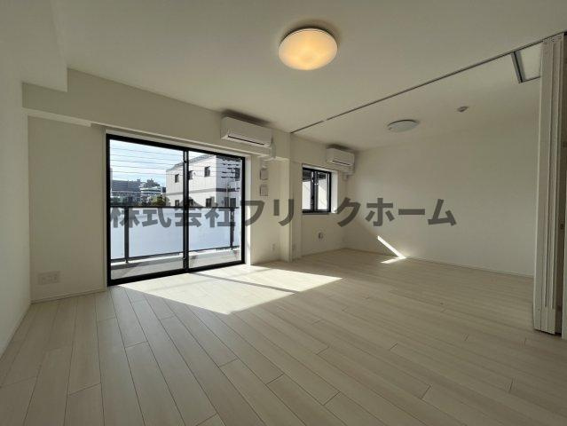 武蔵野市境１丁目の賃貸マンションの居間・リビング
