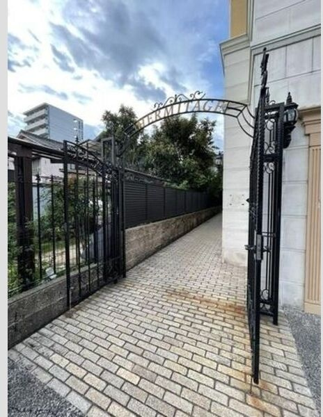 エルミタージュ名駅西のエントランス