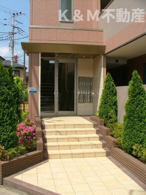 テイク・ア・レストのエントランス|建物の内部です