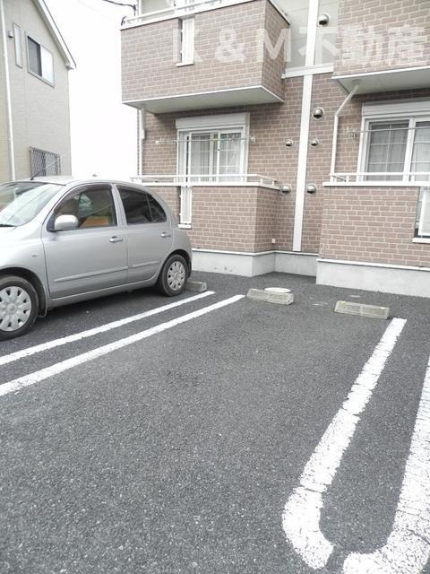 バージェ・リーオの駐車場|駐車場に車を止められます