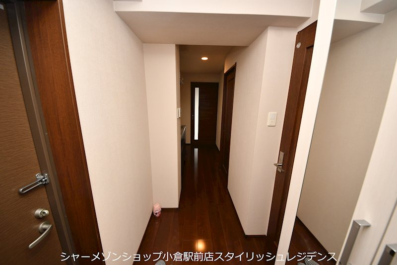 ラ・フェリス下到津の玄関