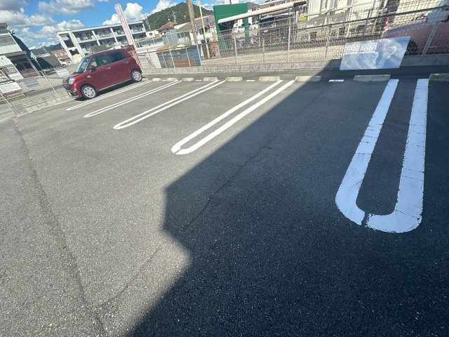 J・アメニティ北今宿の駐車場