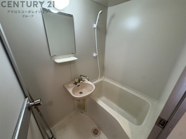 ウォシュレット付きのトイレです♪